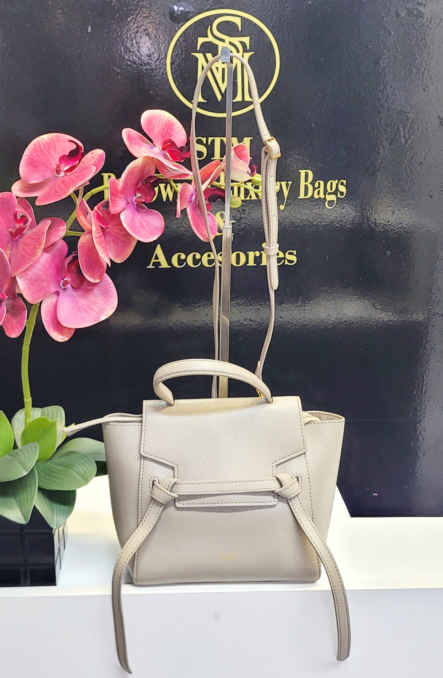 Grey Pre-loved bag