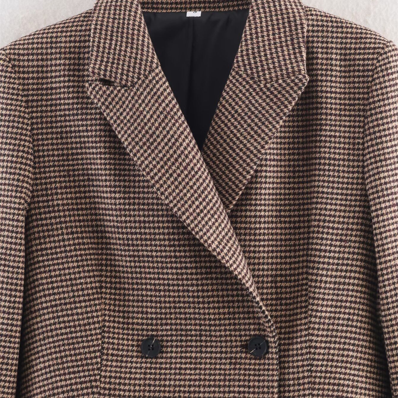 Commuting style mid length suit jacket