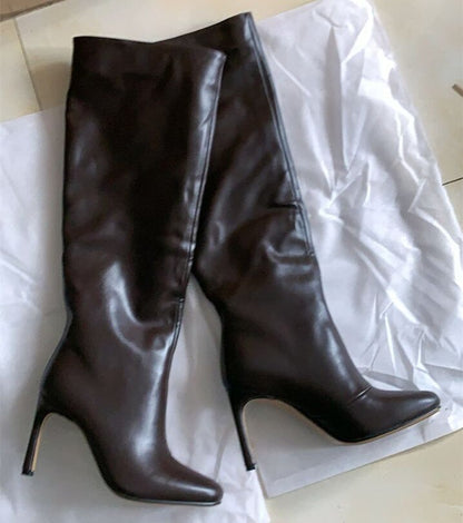 processing time:7-15 days after placing orders--Women's Autumn and Winter New Fashion Metal Decorated High Heel Boots Warm Short Fluffy High Round Head Boots.