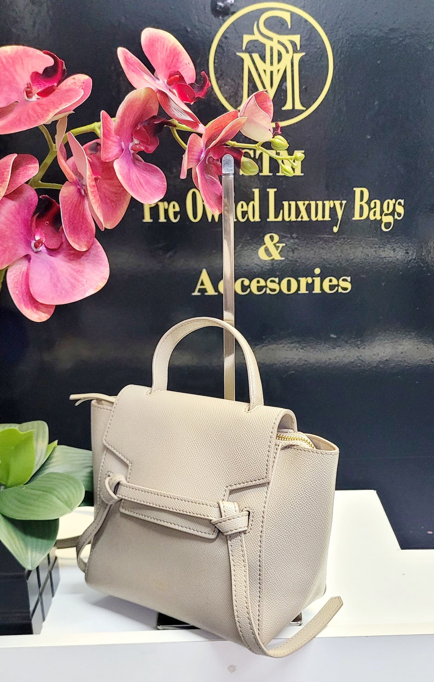 Grey Pre-loved bag